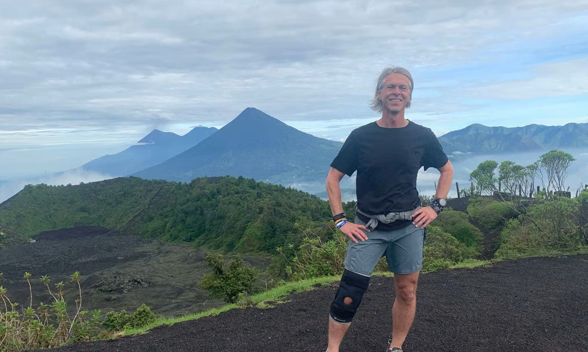 Oboz Trailblazer Buddy Teaster hiking in Oboz shoes.
