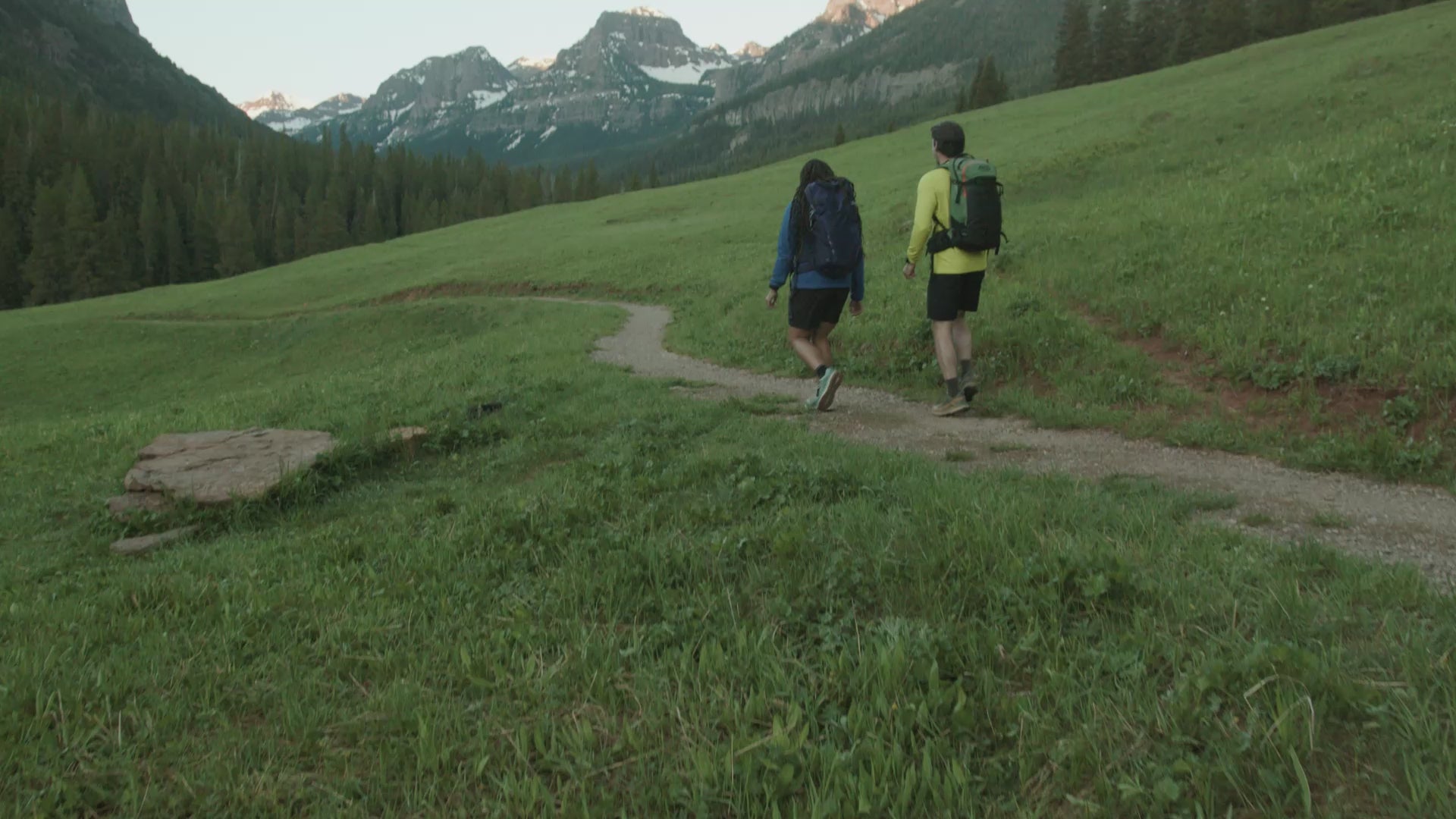 Video of people hiking in the mountains wearing Oboz footwear.